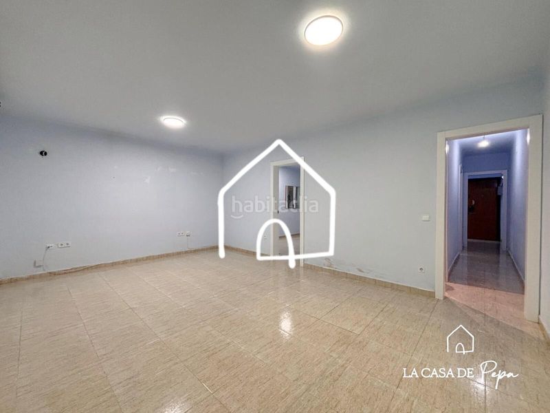 Foto fa6bdbeb-142b-4544-820e-ee266a17ea64. Planta baixa a Centre Viladecans