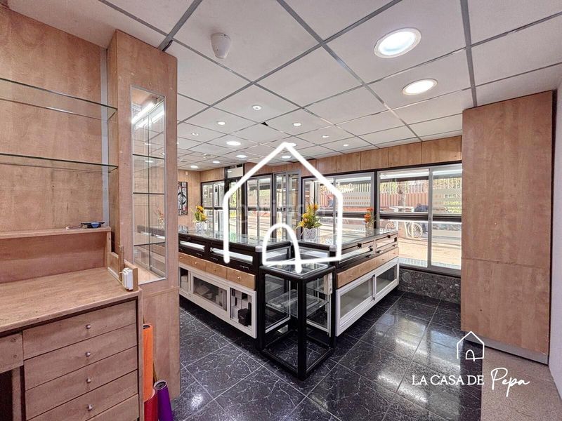 Foto 166ab92b-baf4-4173-8607-34a63109ed4b. Local comercial a Centre Viladecans