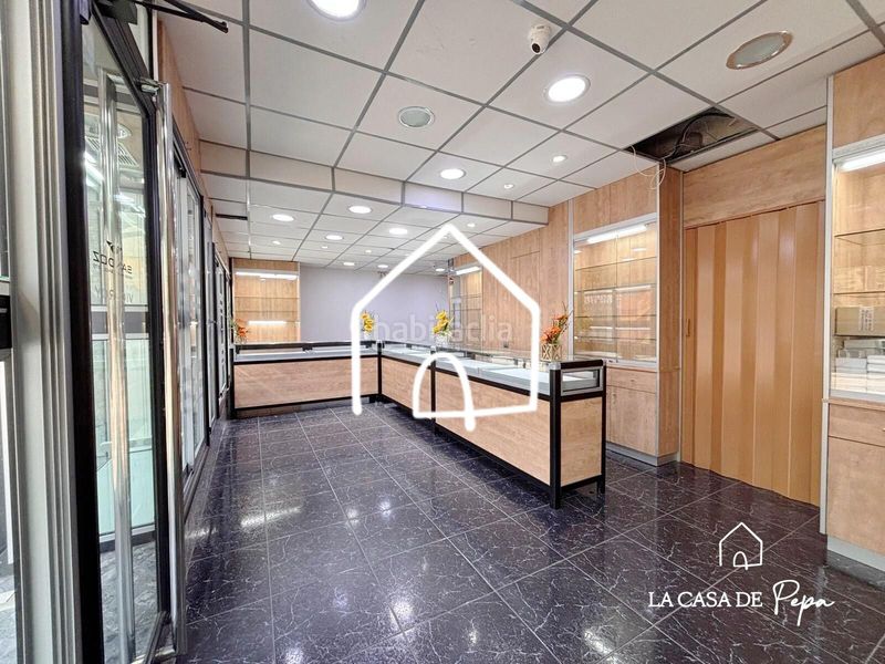 Foto 21f8b480-29e4-423d-9c48-a52e9ace72ca. Local comercial a Centre Viladecans