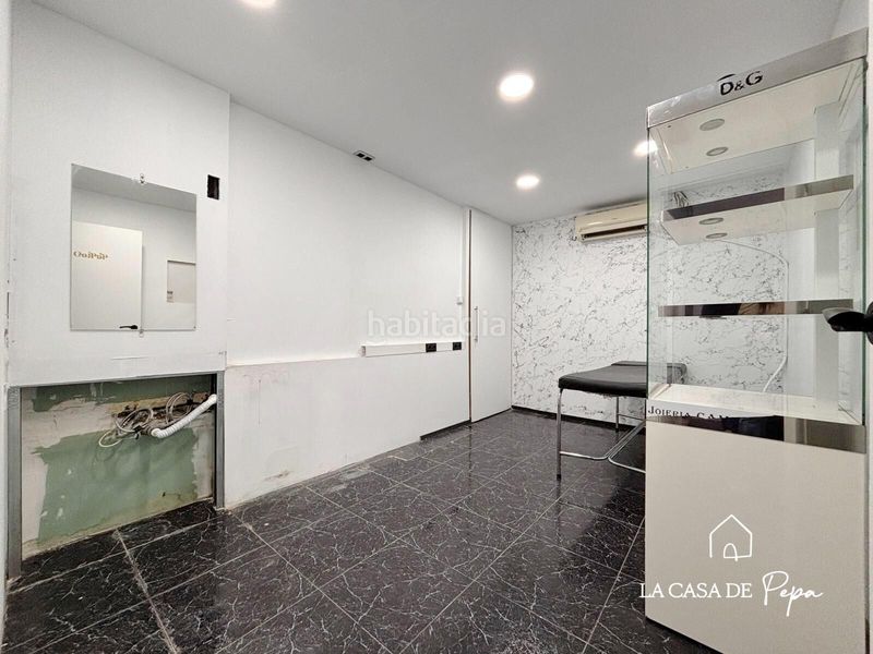 Foto eaf4d35a-8ec7-44a7-bdd4-afc574ffc0b7. Local comercial a Centre Viladecans