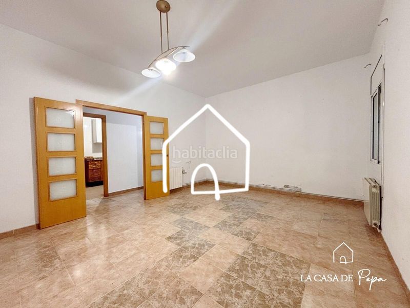 Foto 15322f01-da1c-4971-ba28-52f56fa11180. Planta baixa amb calefacció a Centre Viladecans