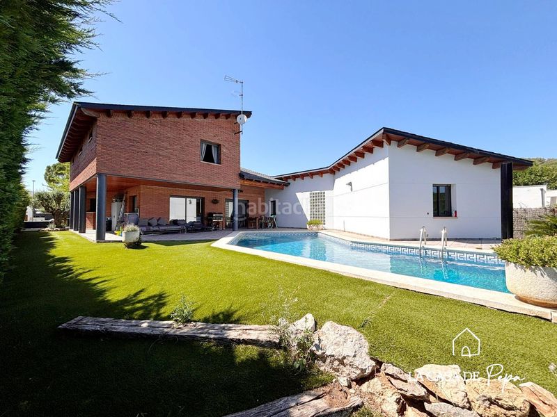Foto 7cb489d7-6faa-4803-be6a-b8e4a2c740b2. Casa amb calefacció aparcament piscina a Begues