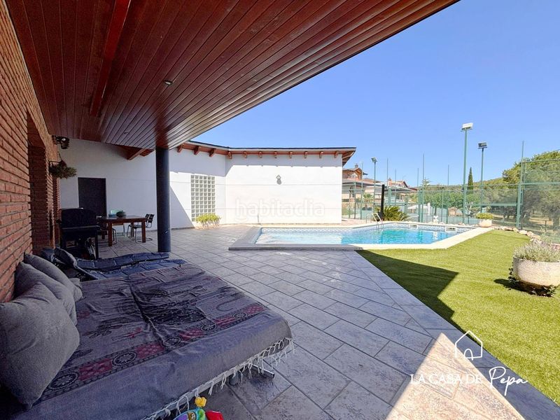 Foto a457c05f-49d1-499c-a654-2b813419a3a2. Casa amb calefacció aparcament piscina a Begues