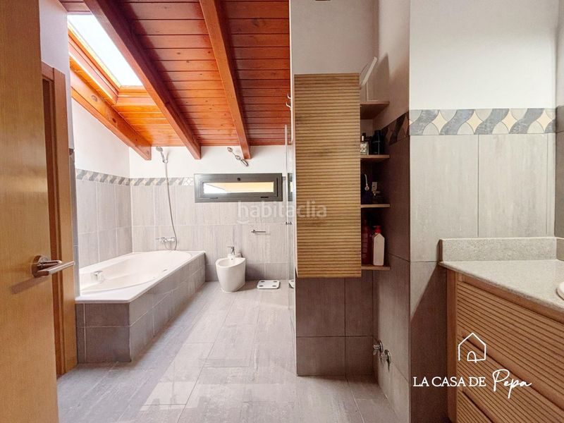 Foto b7a722e3-abf0-41fe-b902-faa7fa6f18c5. Casa amb calefacció aparcament piscina a Begues