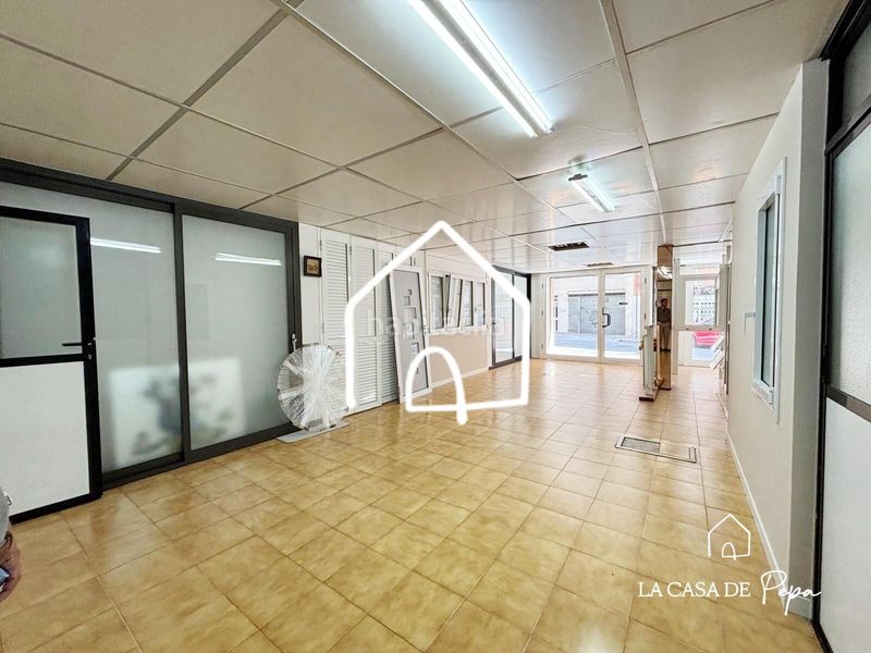 Foto b09fab1f-0099-4b84-9985-4dc583eff036. Local comercial a Centre Viladecans