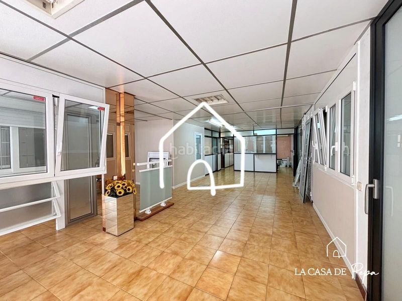 Foto e0a2bf83-ae47-4c60-85b0-f42b3cfc47cd. Local comercial a Centre Viladecans