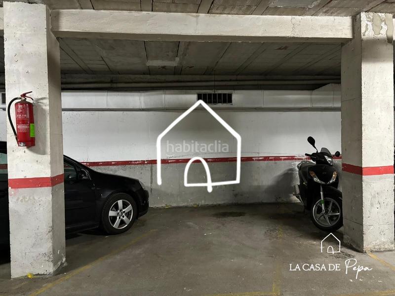 Foto e541609b-efc5-462f-960f-3826aaec3880. Autoparkplatz in Centre Viladecans