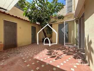 Flat  Calle federico garcia lorca. Planta baja con terraza de 18 m2 en el centro de viladecans