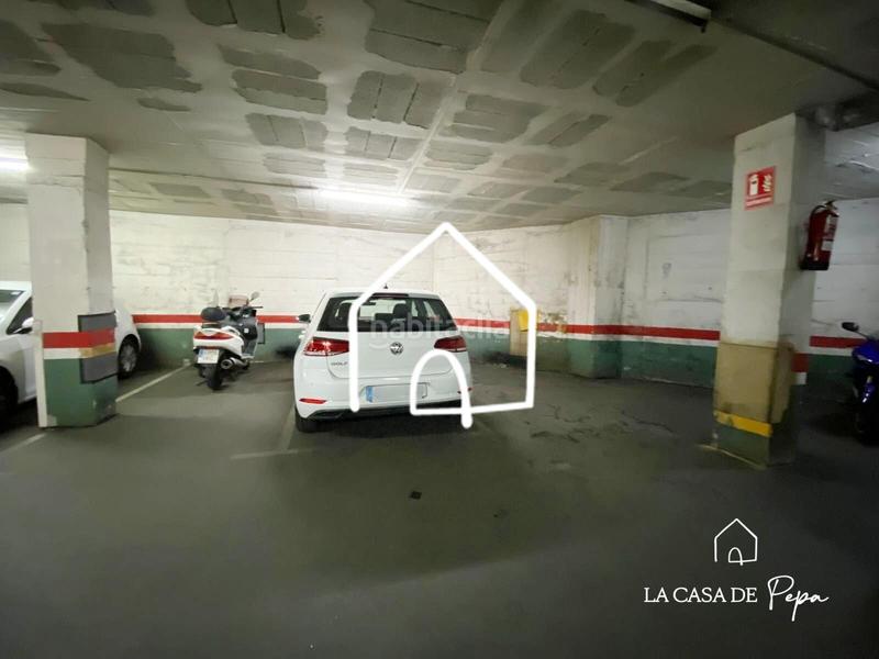 Foto 3198a0e9-75bb-4d48-9940-c11cb96910a3. Parking coche en venta 3 plazas de parking en calzina en Viladecans