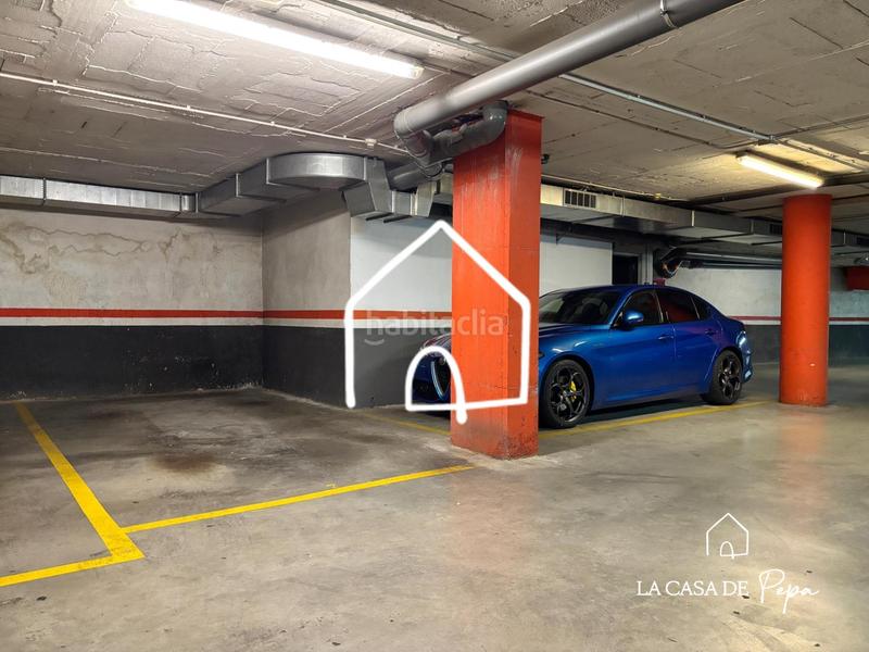 Foto 6116a85d-bf93-482b-b275-81cc5c97f889. Parking coche amplia plaza de parking en cantonio machado en Viladecans