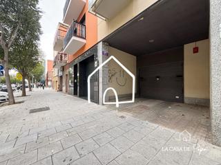 Aparcament cotxe a Centre. Amplia plaza de parking en cantonio machado