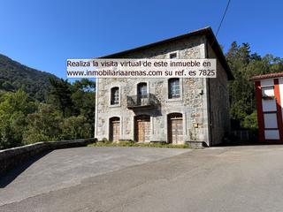Casa a Barrio regules 16c. Casona a reformar en regules de soba