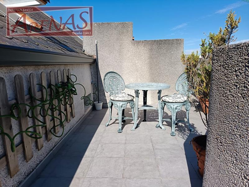 Foto 4af0326d-f13a-4f16-9017-aa8b695e7de7. Àtic a calle padre ignacio ellacuría 119 a Carlos V Laredo