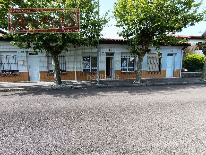 Foto 576b8733-9610-402c-b632-894cdc244ecf. Casa adosada en Carlos V Laredo