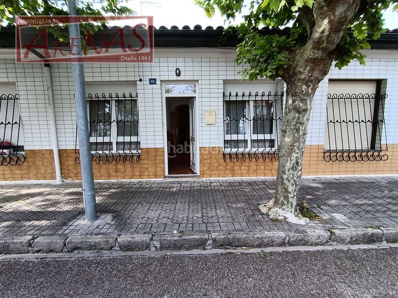 Foto 636fdf9d-7fc7-43e0-8887-47275bd061ad. Casa adosada en Carlos V Laredo