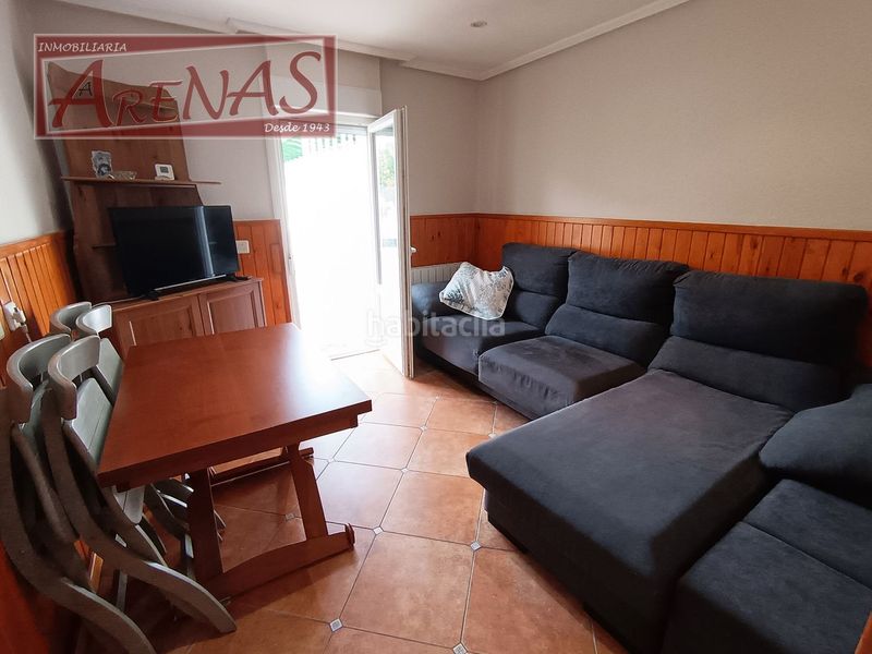 Foto ebf030a1-3904-4278-ab3c-7dc4822979cc. Casa adosada en Carlos V Laredo