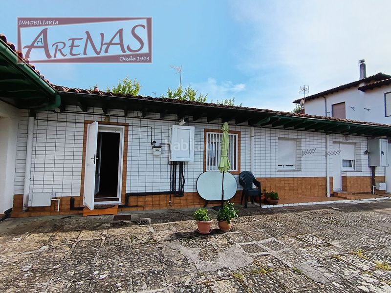 Foto 0d97abcb-6b14-40bc-b3d1-0c4b4cde34d5. Casa adossada amb calefacció a Carlos V Laredo