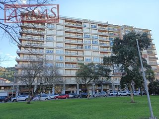 Pis  Calle comandante villar 11. Descubre un hogar único en pleno centro de laredo, a un paso del