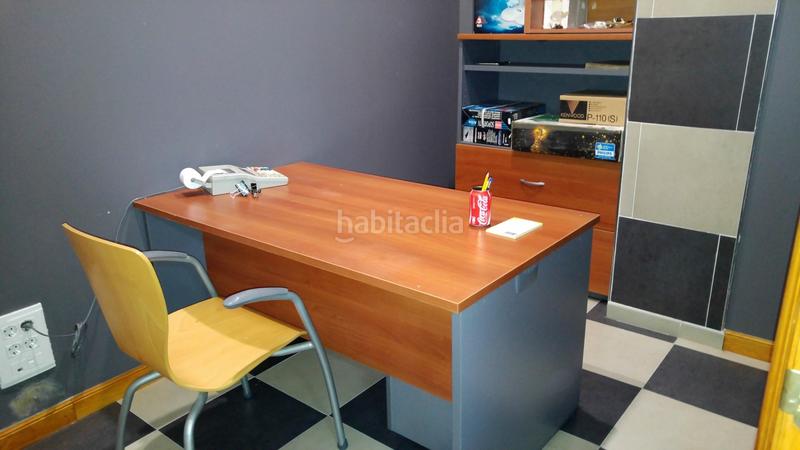 Foto 20d1bb4c-6912-4dd7-8763-198234681015. Local comercial en calle emperador 14 local comercial ubicado en una zona del Centro . en Laredo