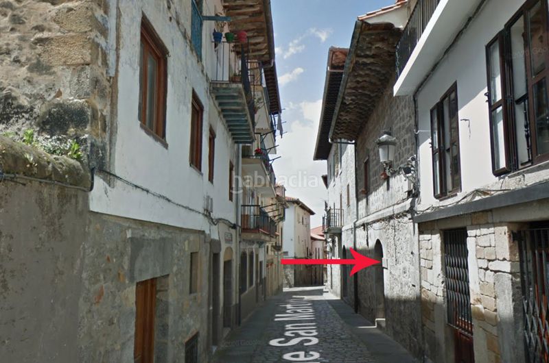 Foto da12cb02-d415-49f2-9d9a-ceaf9f8bce0d. Local comercial en calle san martín 7 local en venta en el casco histórico , en un edificio emblemático con escudo de piedra, perfectamente conservad en Laredo