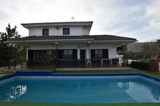 Casa  Carrer j. Casa verdaderamente amplia (429 m2 construidos) con 130 m2 habit