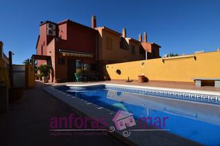 Casa adossada  Avinguda de la mediterrània. Casa adosada con piscina y vista al mar