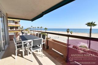 Pis  Passeig de francesc maci. De frente a playa y mar con gran terraza