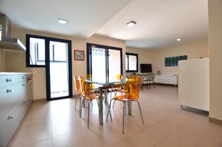 Location Appartement  Carrer mestral. Alquiler temporal para 11 meses!!