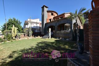 Chalet  Carrer de joan miró. Casa independiente a pocos metros de la playa de roda de bará