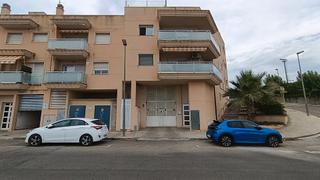 Alquiler Piso en Avinguda del doctor pujol 33. Apartamento con piscina y terraza en la costa dorada – ideal par