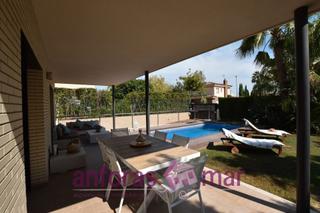 Casa  Carrer mosc. Casa independiente con piscina, moderna y como nueva