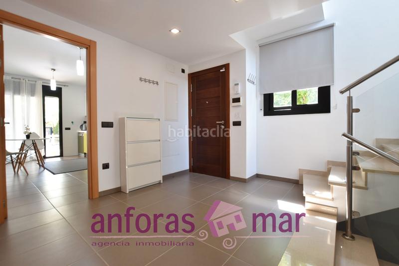 Foto 03ebab33-d1ac-464e-a8db-b7123e29aa17. Casa  independiente con piscina, moderna y como nueva en Cambrils