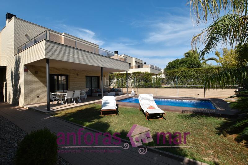 Foto 0ab545b5-abeb-4cb6-991f-27cf29c2e685. Casa  independiente con piscina, moderna y como nueva en Cambrils