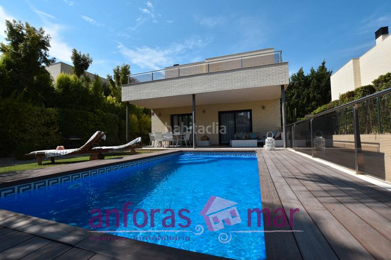 Foto 30b6863a-b57d-4f94-b2d1-fddea417b4aa. Casa  independiente con piscina, moderna y como nueva en Cambrils