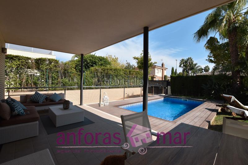 Foto 5b884dcc-be3e-4e25-acff-9213e5058eea. Casa  independiente con piscina, moderna y como nueva en Cambrils