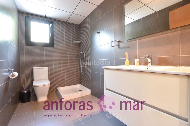 Foto b2002edf-fa63-4691-afad-116d6f3ef4f8. Casa  independiente con piscina, moderna y como nueva en Cambrils