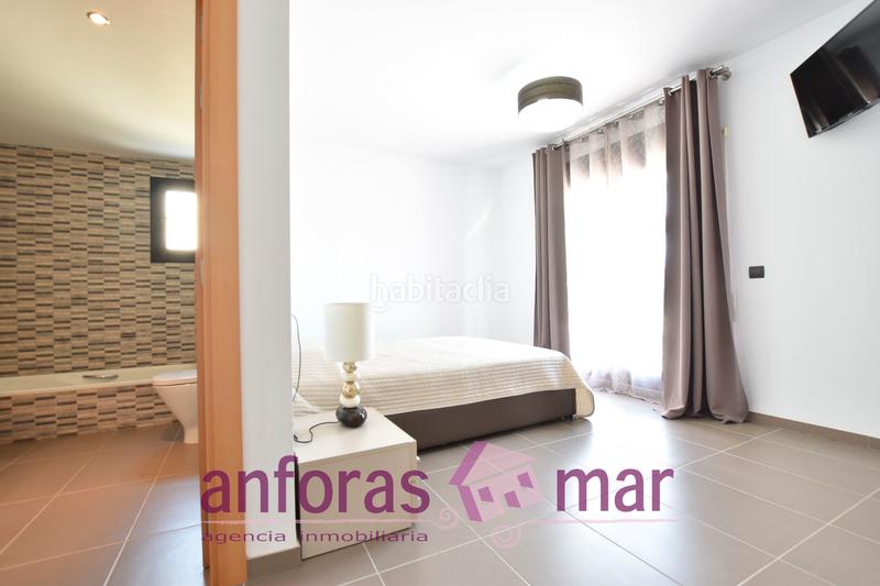Foto f05467f4-54fb-4758-b45b-d5a4931b1e89. Casa  independiente con piscina, moderna y como nueva en Cambrils