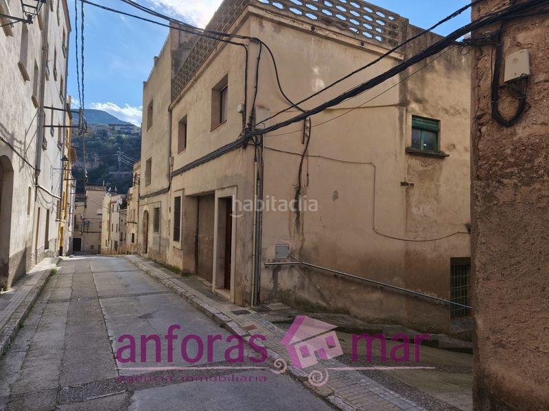 Foto 063d02ff-7da9-46f9-be56-d90484ad5b3b. Edifici a carrer del pont 16 a Riba (La)