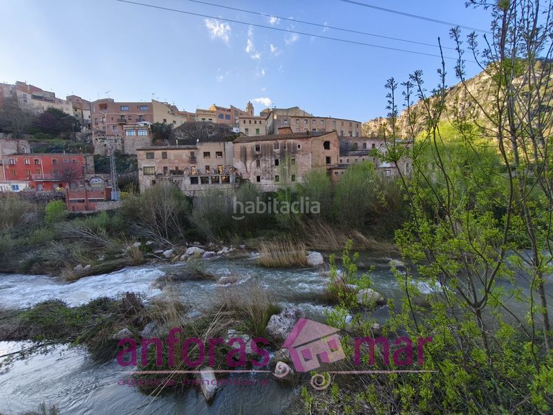 Foto c5f99b8b-a7d9-4598-b14c-d7401c12afd6. Edifici a carrer del pont 16 a Riba (La)