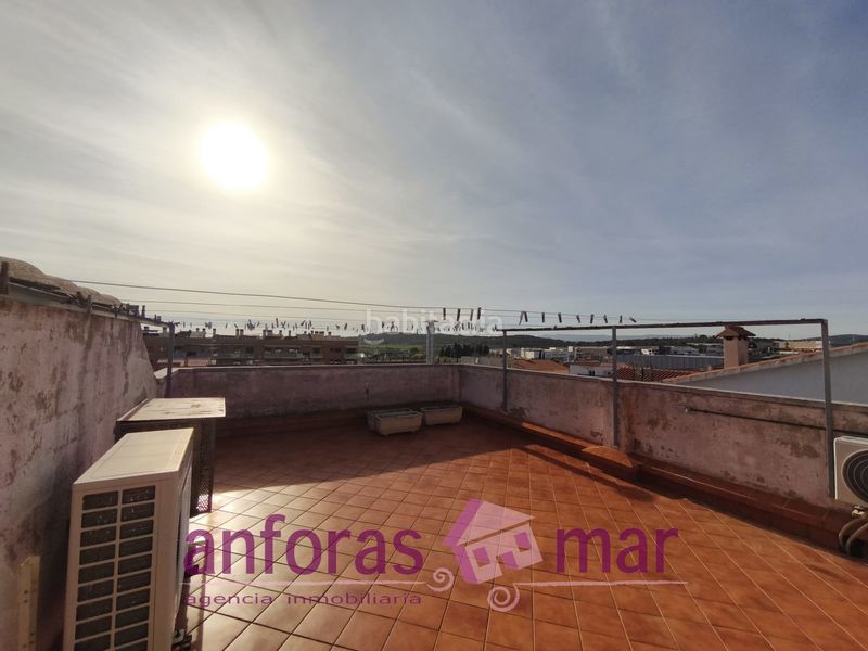 Foto ff119c57-b9a2-4f43-8b06-d6307a522bc2. Pis amb xemeneia calefacció a Sant Jordi Torredembarra