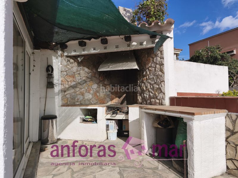 Foto 0914f5cf-52bf-44da-a3a1-858005b29c12. Xalet amb xemeneia calefacció aparcament piscina a Vendrell (El)