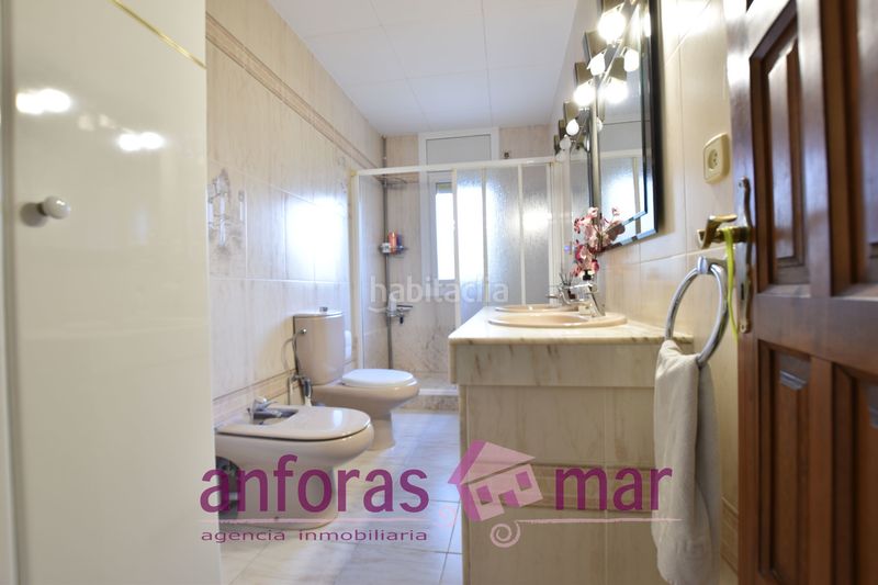 Foto 0a3bb426-0a3a-4cd9-b591-460a2a84c26e. Xalet amb xemeneia calefacció aparcament piscina a Vendrell (El)