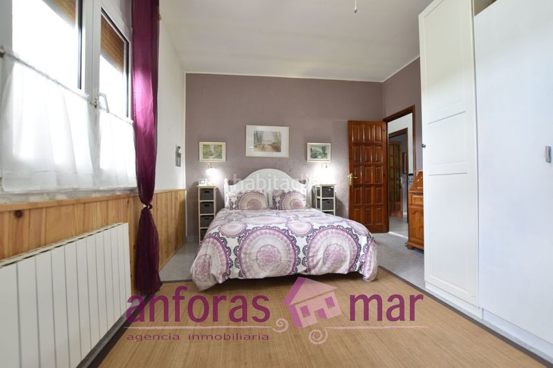 Foto 1543c9bd-8666-4b54-a1a4-fd537560d02c. Xalet amb xemeneia calefacció aparcament piscina a Vendrell (El)