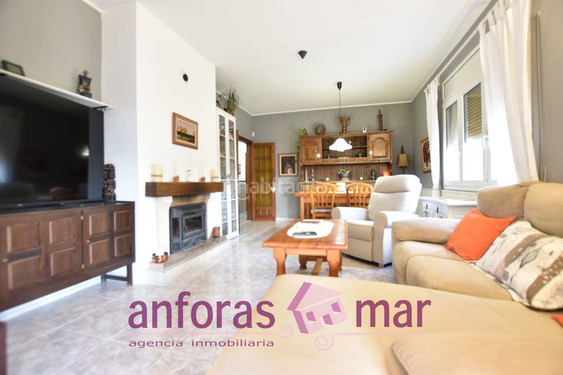 Foto 156a8353-de7d-4a4d-b1a7-82d8a94fe6f7. Xalet amb xemeneia calefacció aparcament piscina a Vendrell (El)