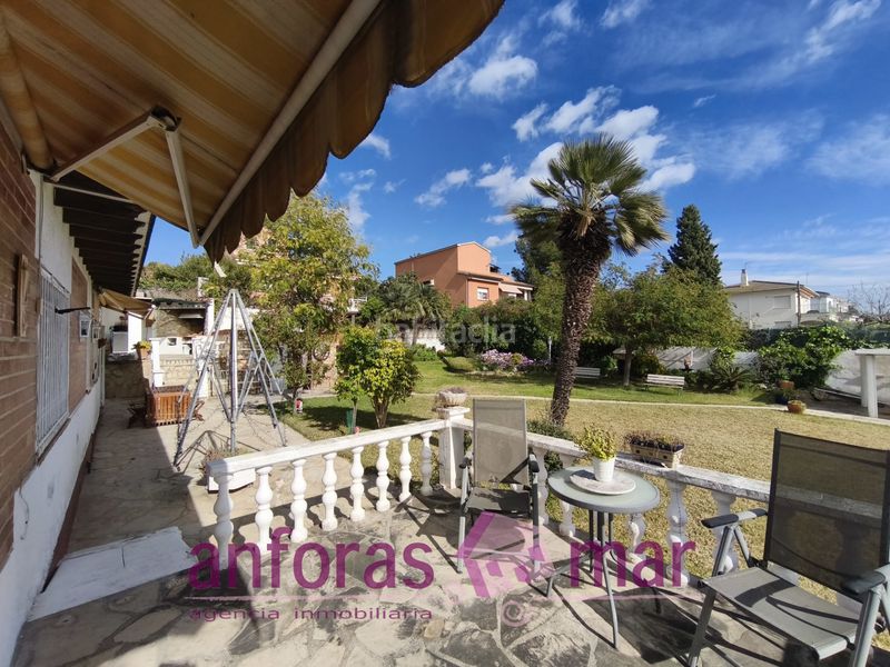 Foto 25441ac4-1f1e-485b-b69c-36f970ad420c. Xalet amb xemeneia calefacció aparcament piscina a Vendrell (El)