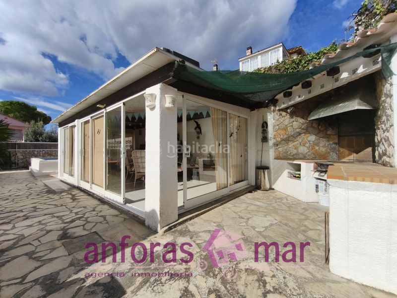 Foto 2958a344-c960-4bf0-b0e6-10d330640948. Xalet amb xemeneia calefacció aparcament piscina a Vendrell (El)