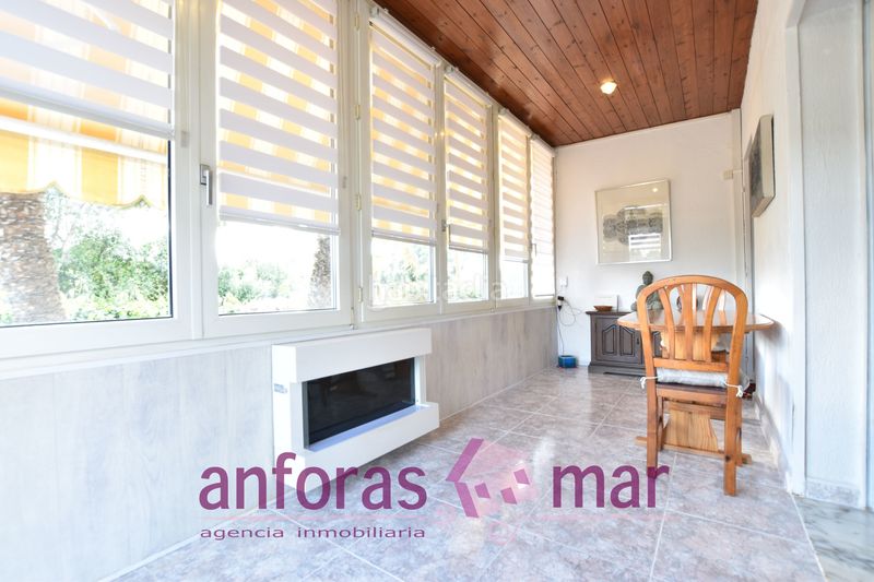 Foto 68e3bbab-dd1c-4692-b6ec-e88d416bd6a4. Xalet amb xemeneia calefacció aparcament piscina a Vendrell (El)