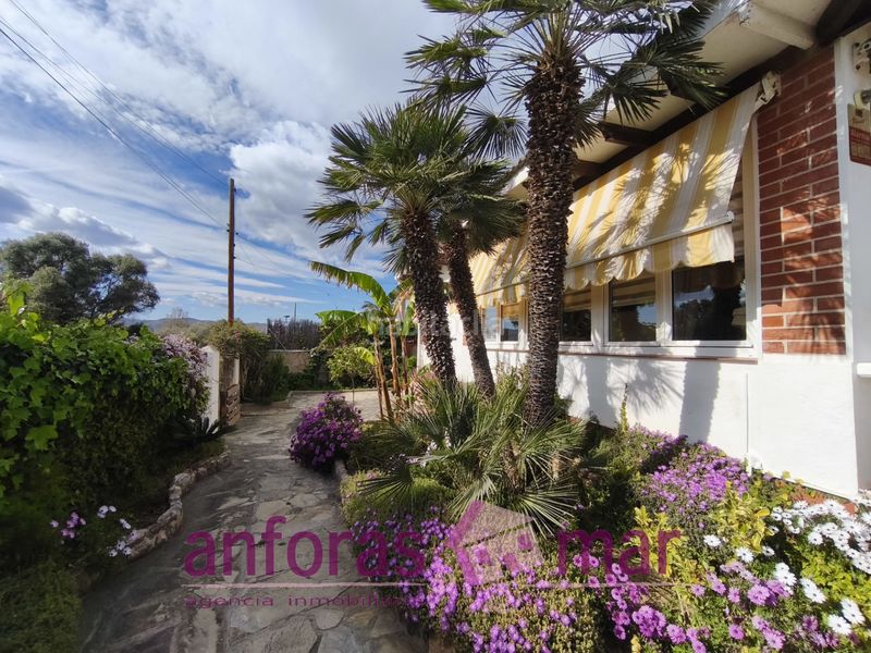 Foto 936fd4f2-3294-45ee-8068-51c463806cf0. Xalet amb xemeneia calefacció aparcament piscina a Vendrell (El)