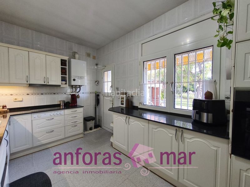 Foto 9f981a5b-c151-440b-8735-638bd3a8a641. Xalet amb xemeneia calefacció aparcament piscina a Vendrell (El)