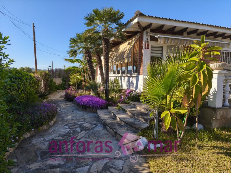 Foto c2bba095-93cf-45c6-8ddb-3e98b61e2ab7. Xalet amb xemeneia calefacció aparcament piscina a Vendrell (El)